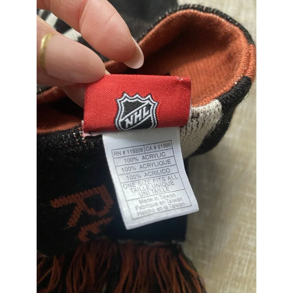 Vintage 2010 Winter Classic Boston Bruins Scarf NHL Hockey Knit Retro Y2K